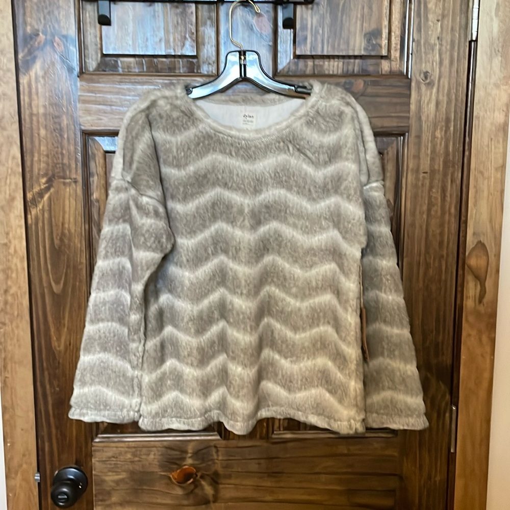 SUPER soft and fuzzy NWT sweater